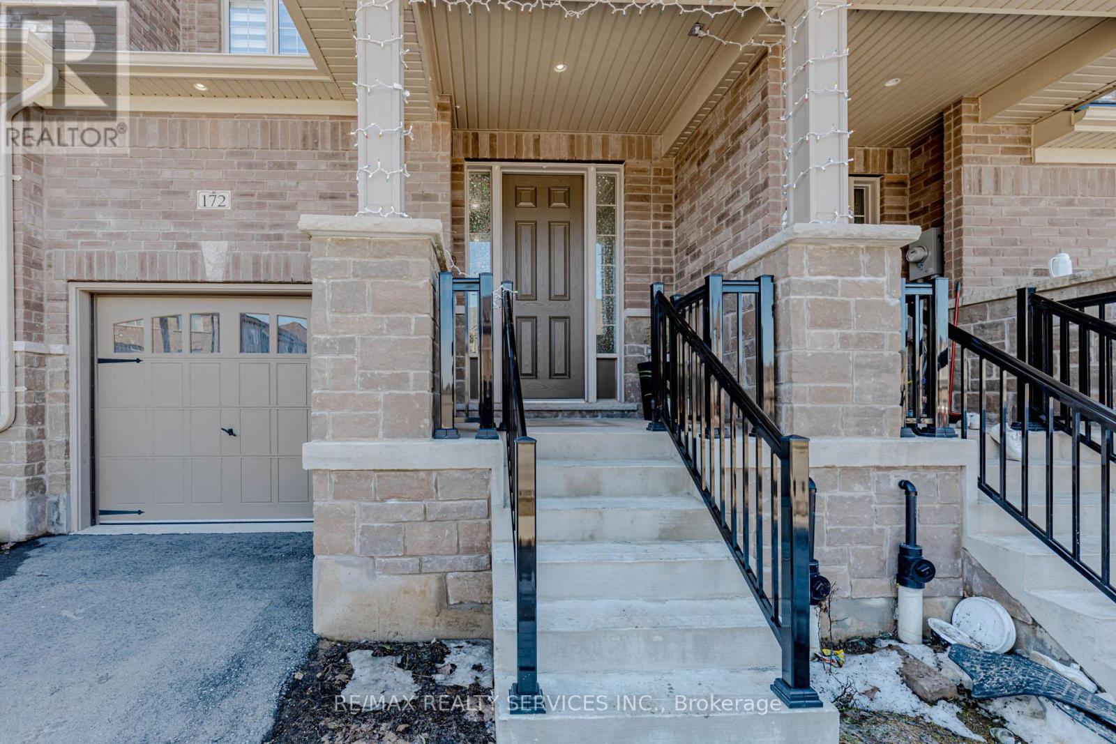 172 Beckview Drive, Kitchener, Ontario  N2R 0S6 - Photo 3 - X12873934