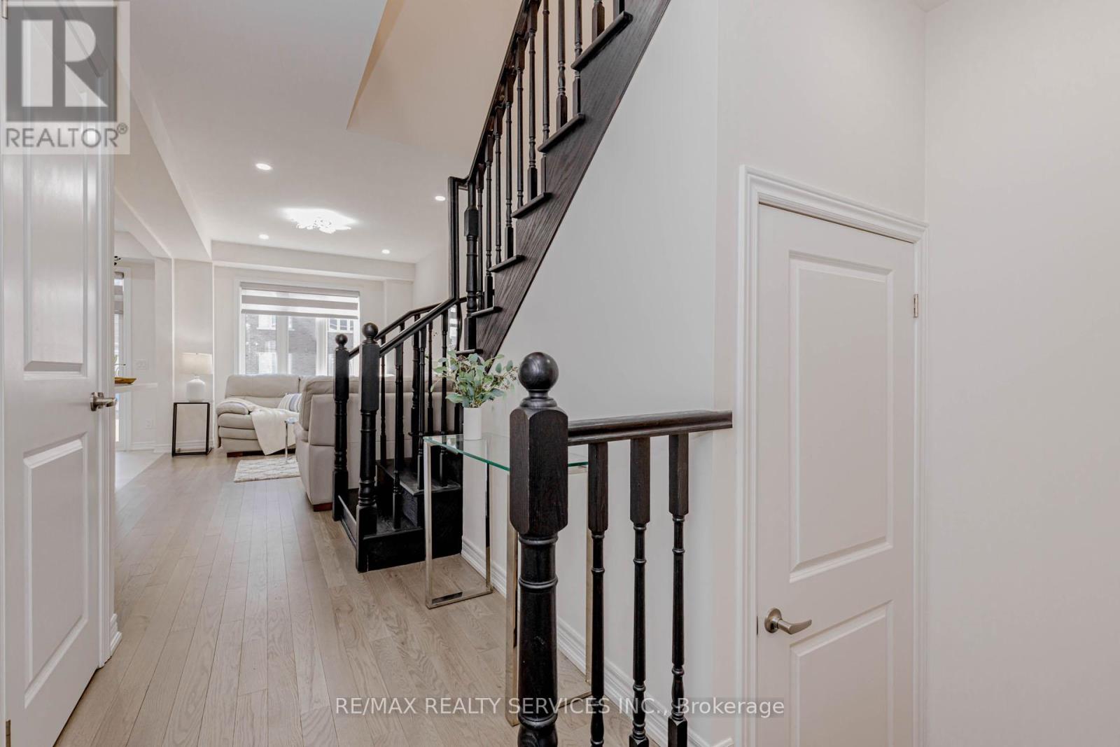 172 Beckview Drive, Kitchener, Ontario  N2R 0S6 - Photo 6 - X12873934