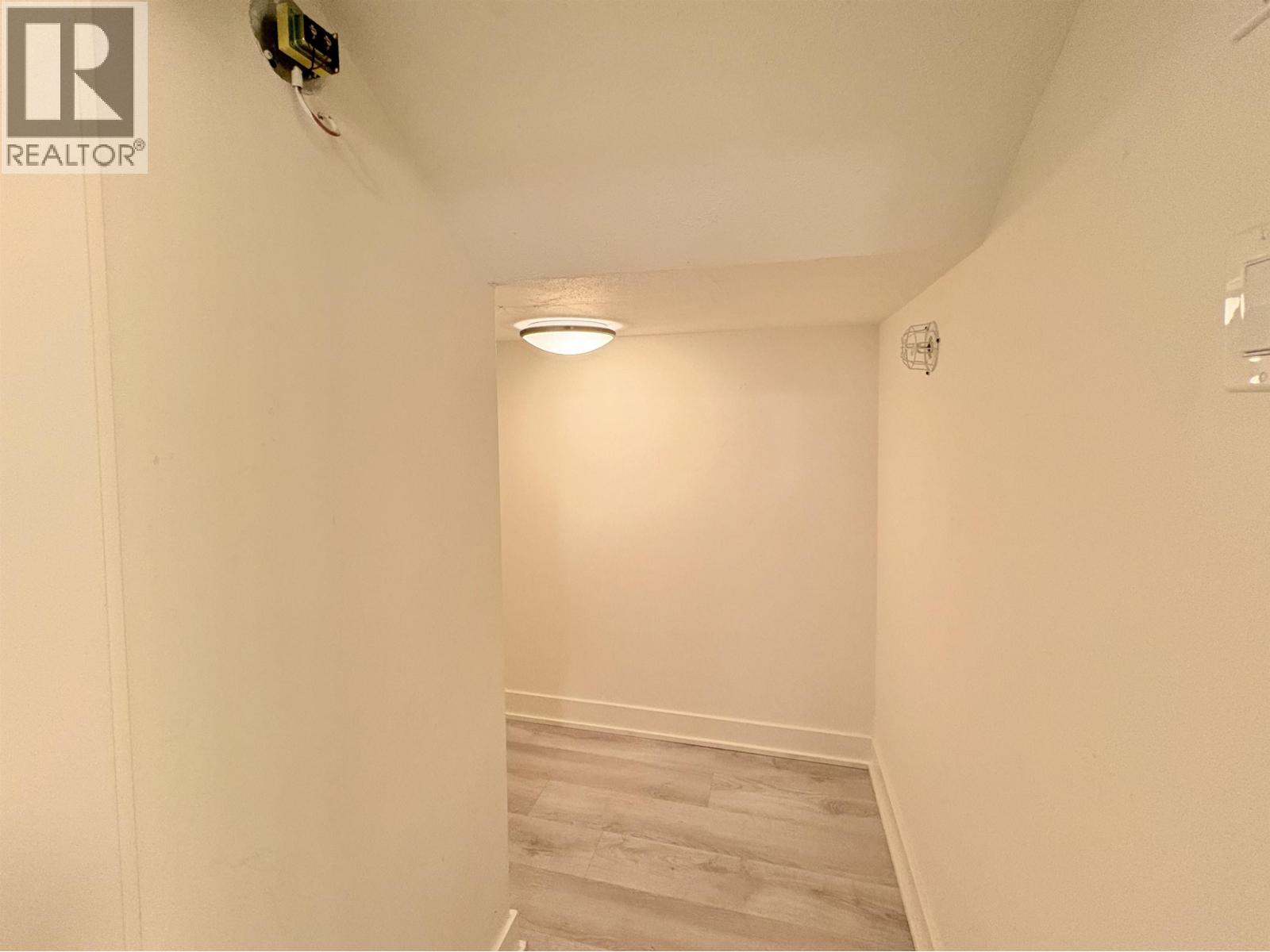 8842 University Crescent, Burnaby, British Columbia  V5A 0C8 - Photo 29 - R3095956