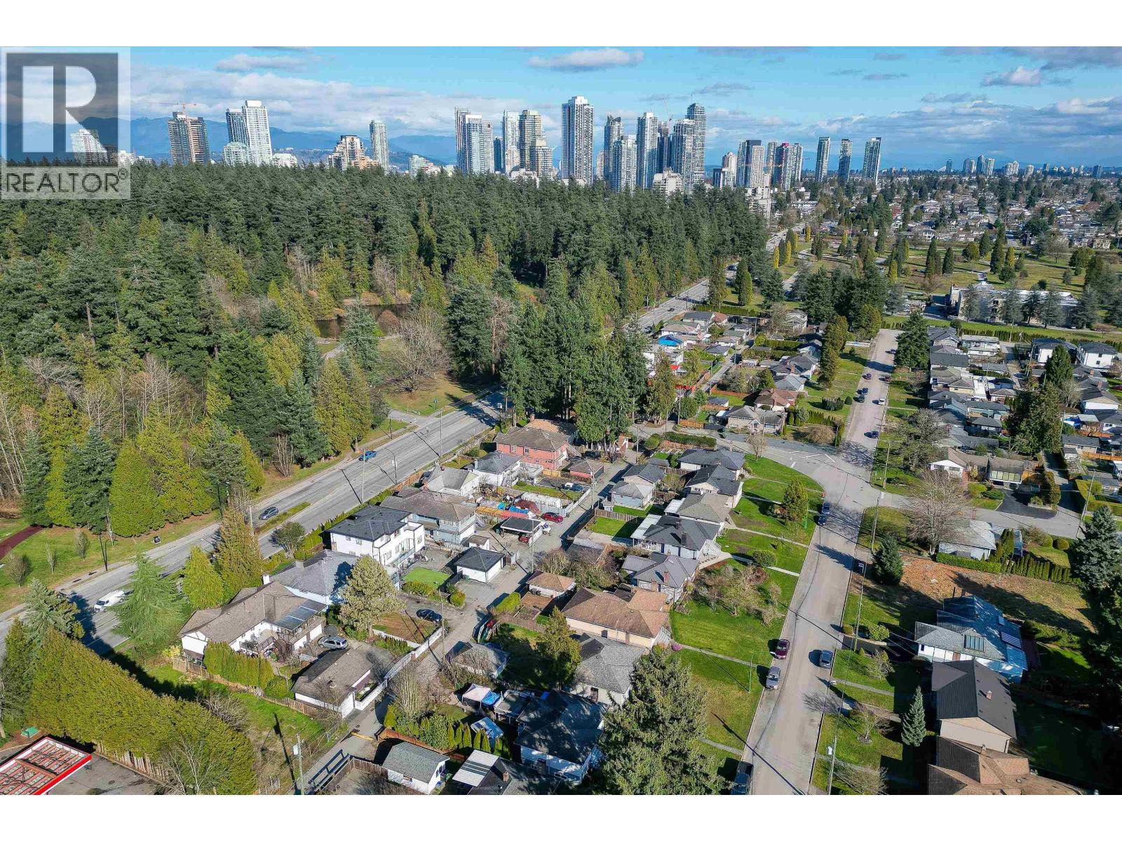 3737 Dubois Street, Burnaby, British Columbia  V5J 1K9 - Photo 3 - R3095857