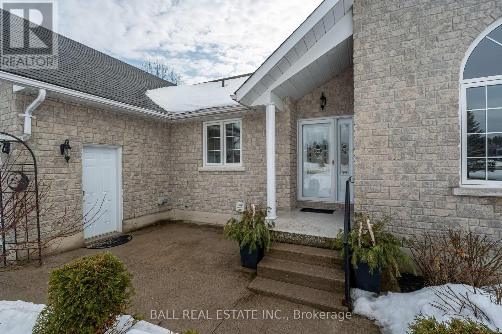 35 Applewood Drive, Trent Hills, Ontario  K0L 1L0 - Photo 3 - X12872076