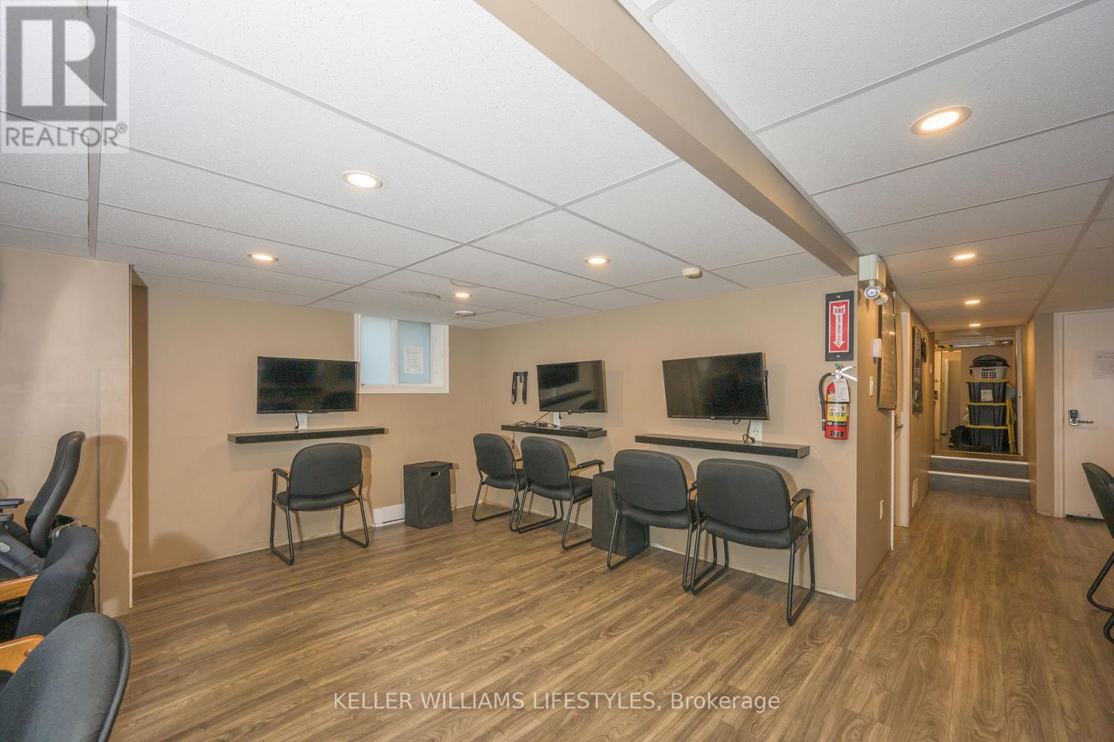 1233 Dundas Street, London East, Ontario  N5W 3B1 - Photo 32 - X12860960