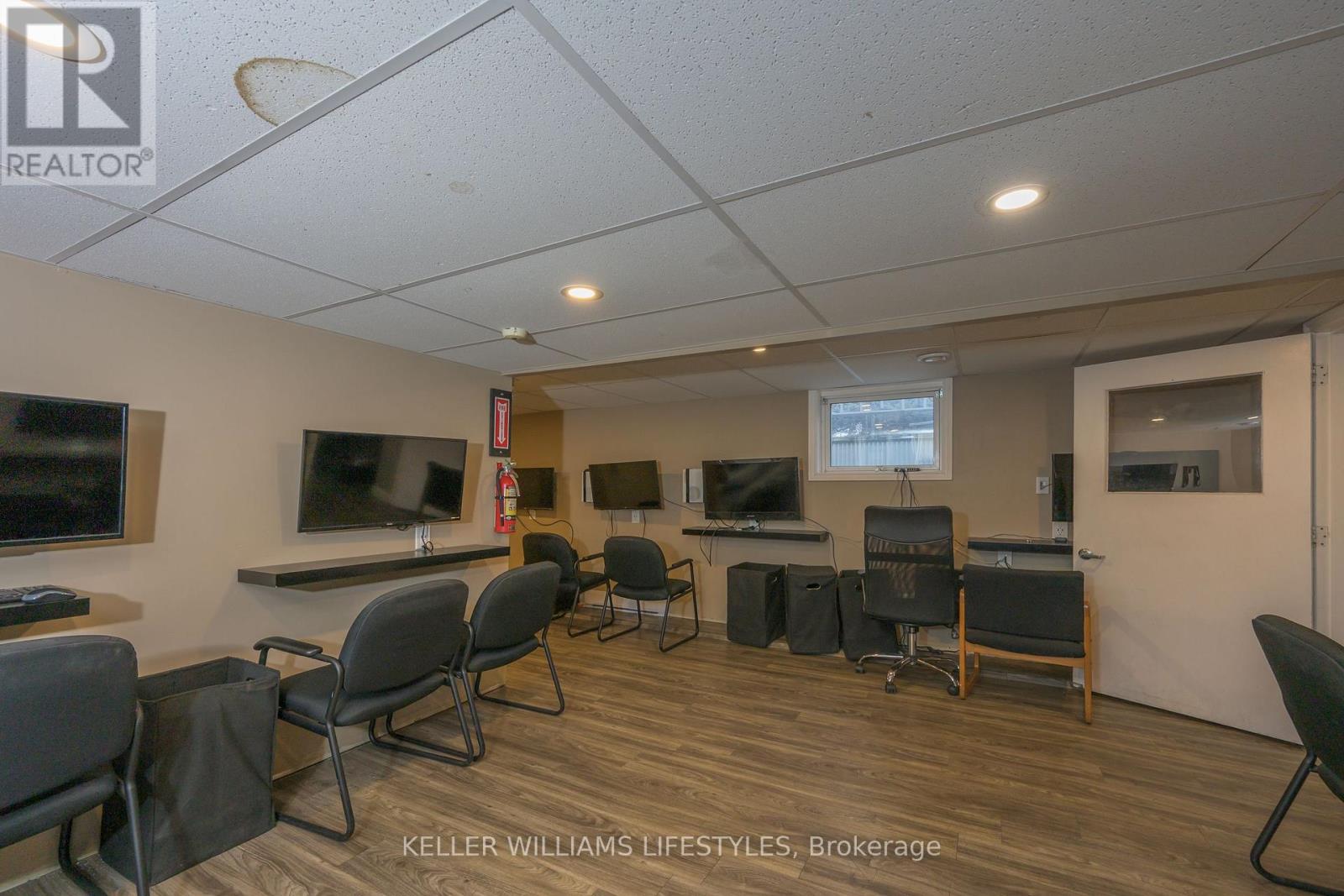 1233 Dundas Street, London East, Ontario  N5W 3B1 - Photo 33 - X12860960