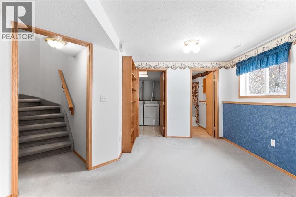 6228 Cypress Close, Olds, Alberta  T4H 1M7 - Photo 14 - A2289453