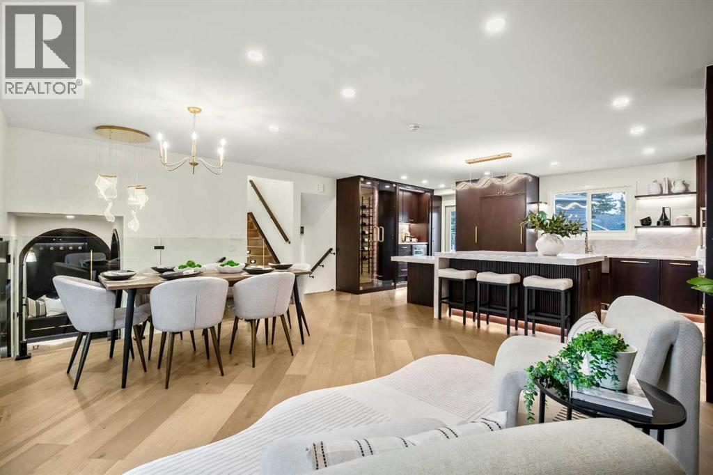 216 Oakridge Place Sw, Calgary, Alberta  T2V 1V2 - Photo 7 - A2292145