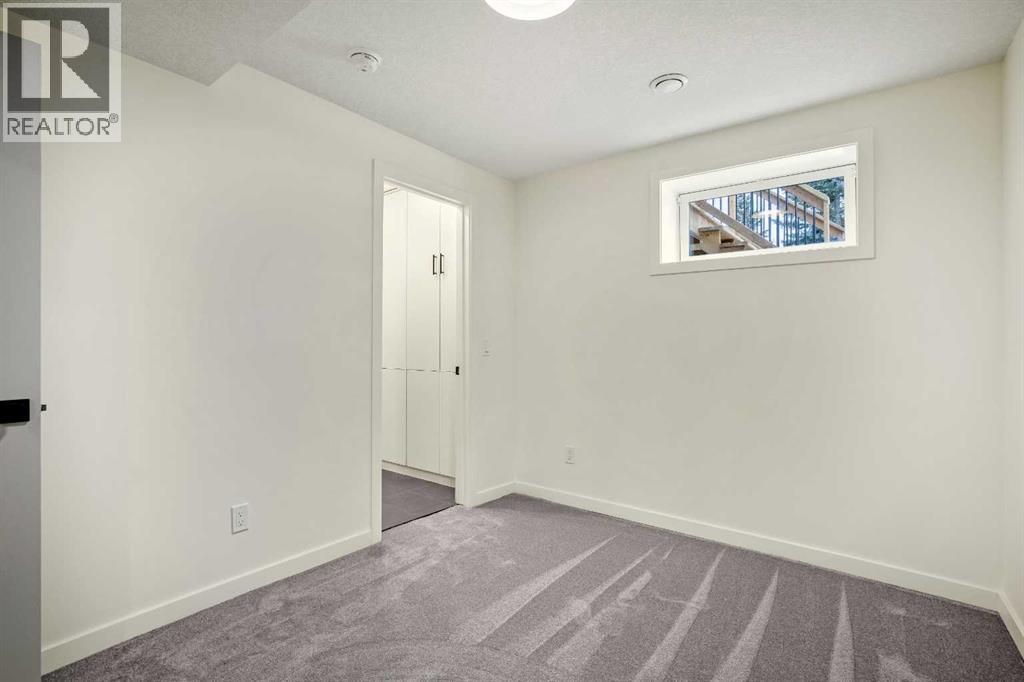 216 Oakridge Place Sw, Calgary, Alberta  T2V 1V2 - Photo 40 - A2292145