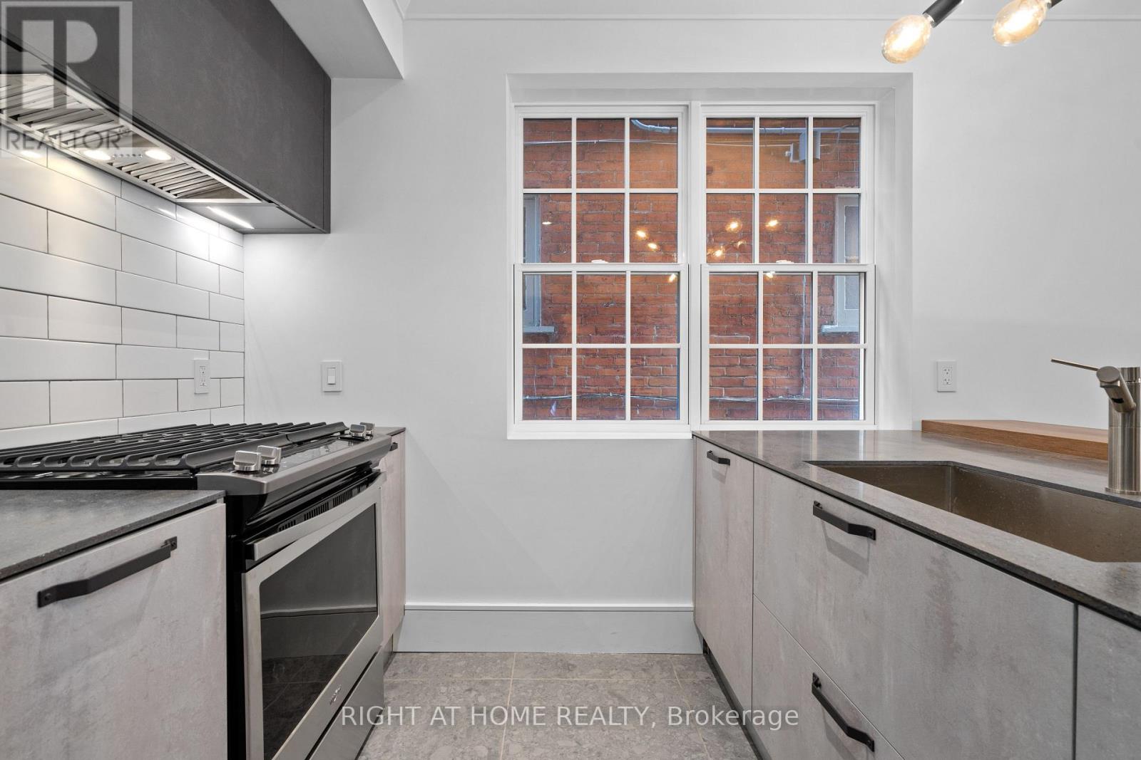 101 - 60 Winchester Street, Toronto, Ontario  M4X 1A9 - Photo 13 - C12873980