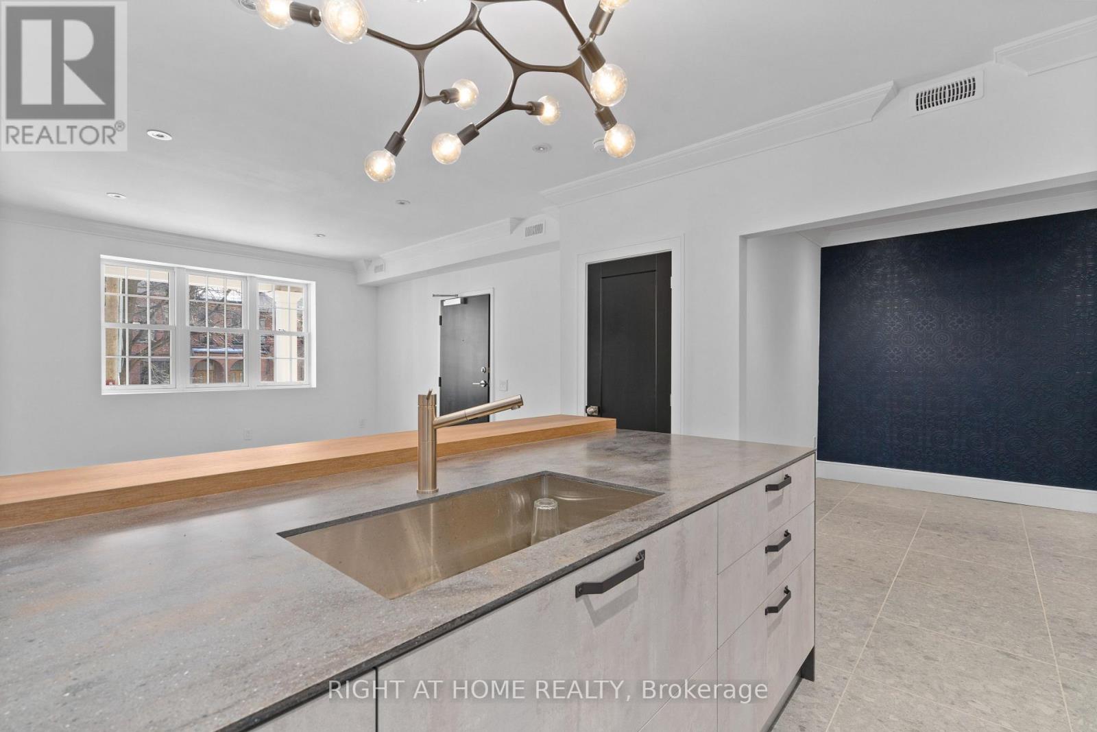 101 - 60 Winchester Street, Toronto, Ontario  M4X 1A9 - Photo 14 - C12873980