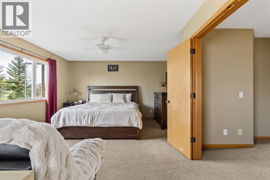 120 Simcoe Close Sw, Calgary, Alberta  T3H 4N3 - Photo 15 - A2292003