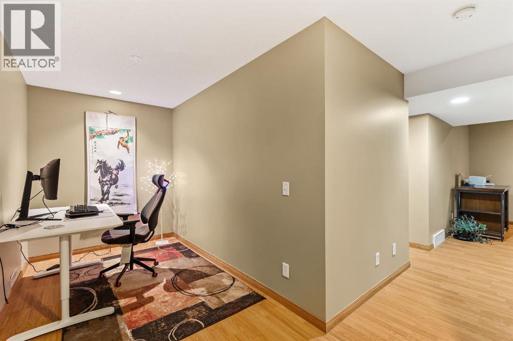 120 Simcoe Close Sw, Calgary, Alberta  T3H 4N3 - Photo 26 - A2292003