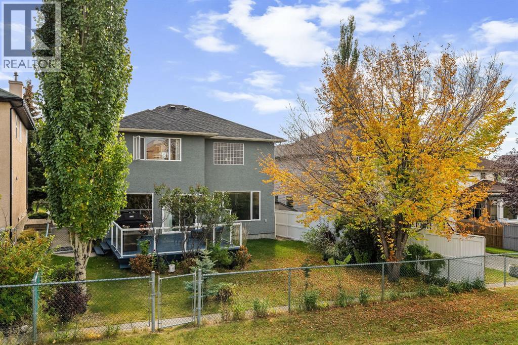 120 Simcoe Close Sw, Calgary, Alberta  T3H 4N3 - Photo 35 - A2292003