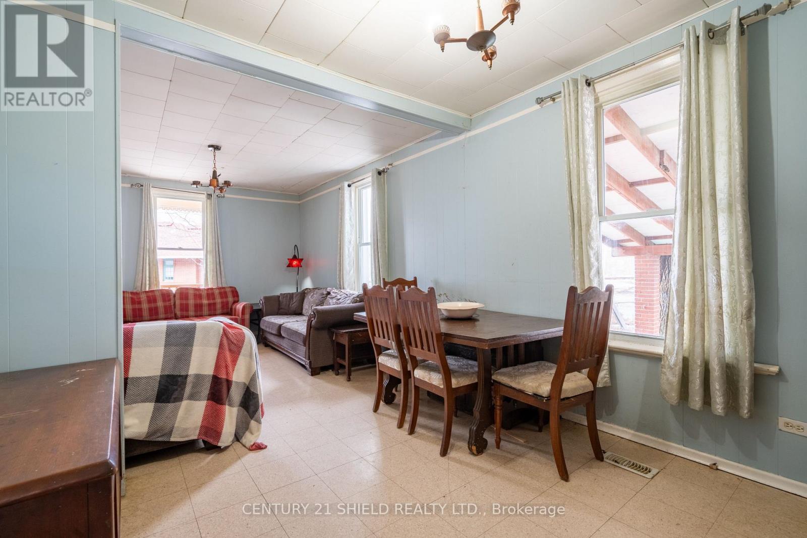 274 Bishop Street N, North Glengarry, Ontario  K0C 1A0 - Photo 8 - X12874012