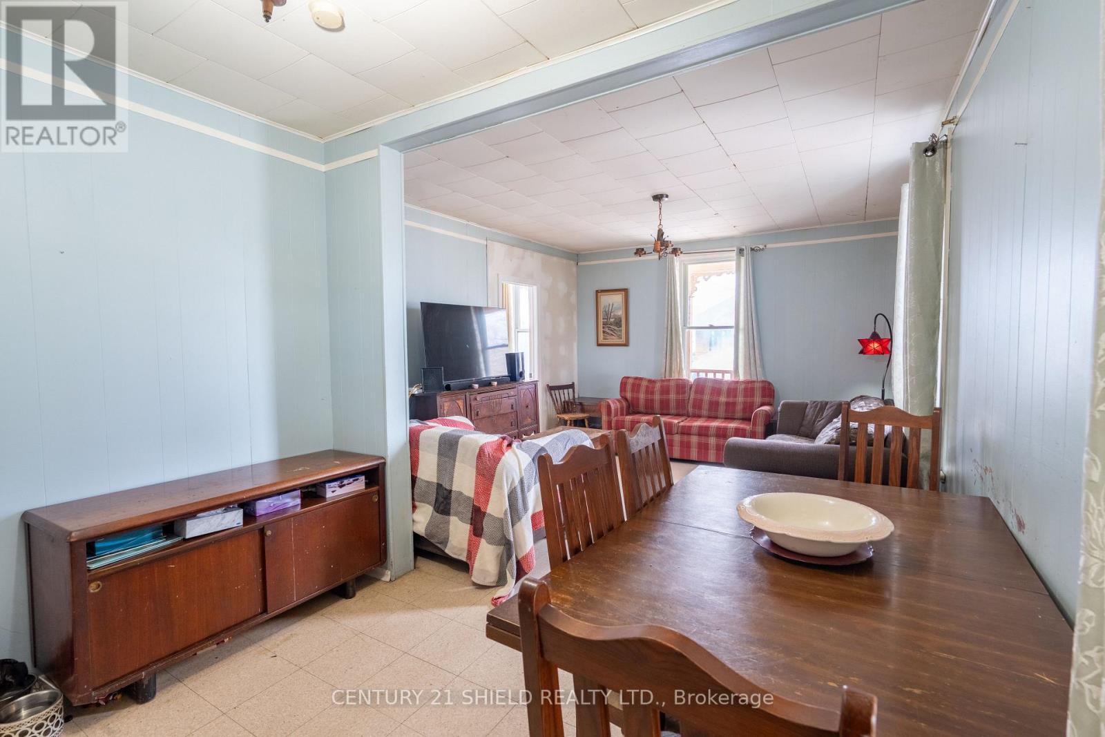 274 Bishop Street N, North Glengarry, Ontario  K0C 1A0 - Photo 9 - X12874012