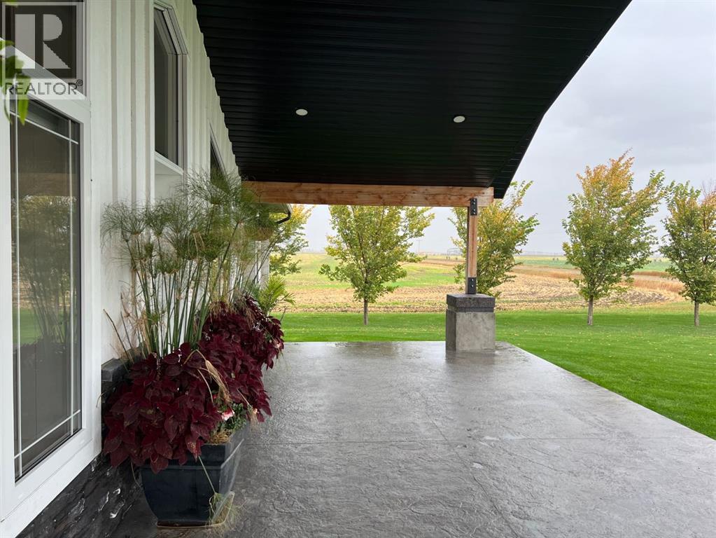 92008 Range Road 195, Rural Lethbridge County, Alberta  T1M 1M9 - Photo 3 - A2277079