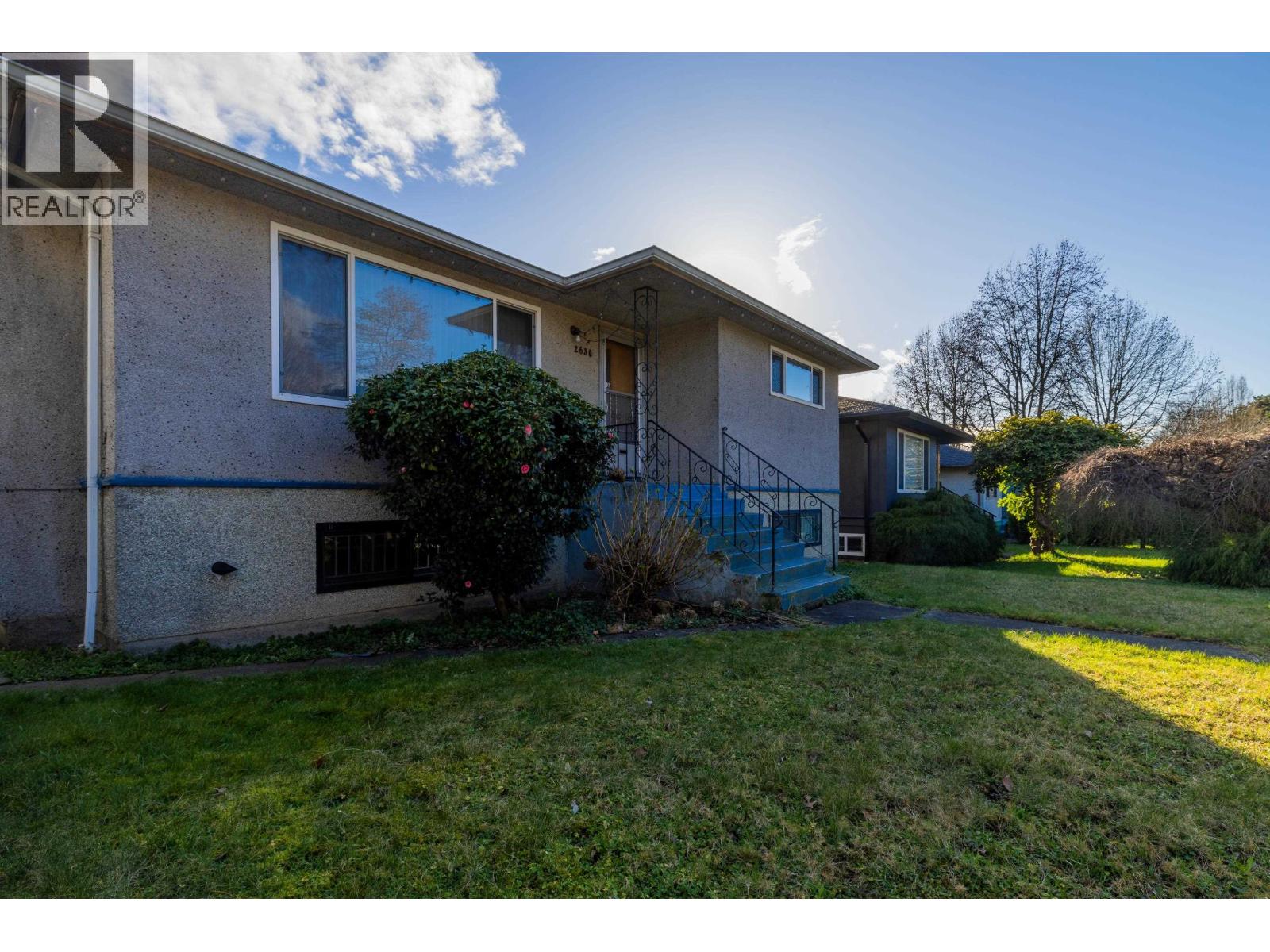 2630 E 1st Avenue, Vancouver, British Columbia  V5M 1A5 - Photo 2 - R3098909