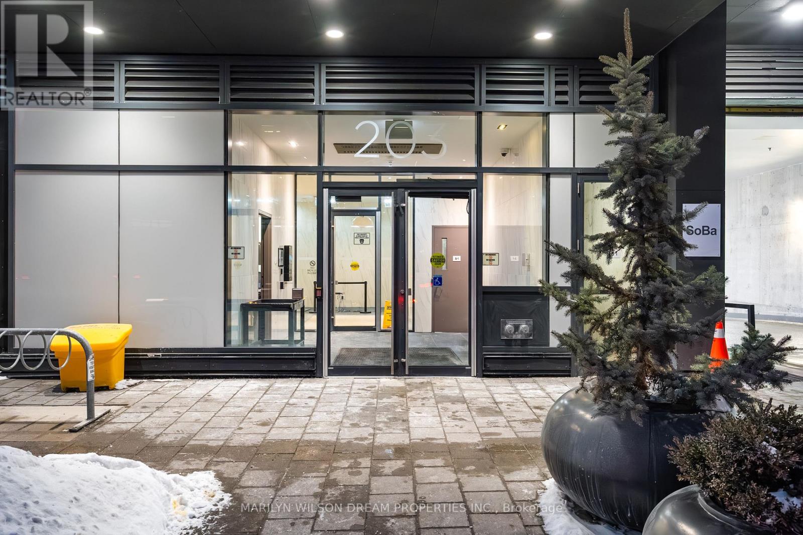 1701 - 203 Catherine Street, Ottawa, Ontario  K2P 1J5 - Photo 2 - X12874046