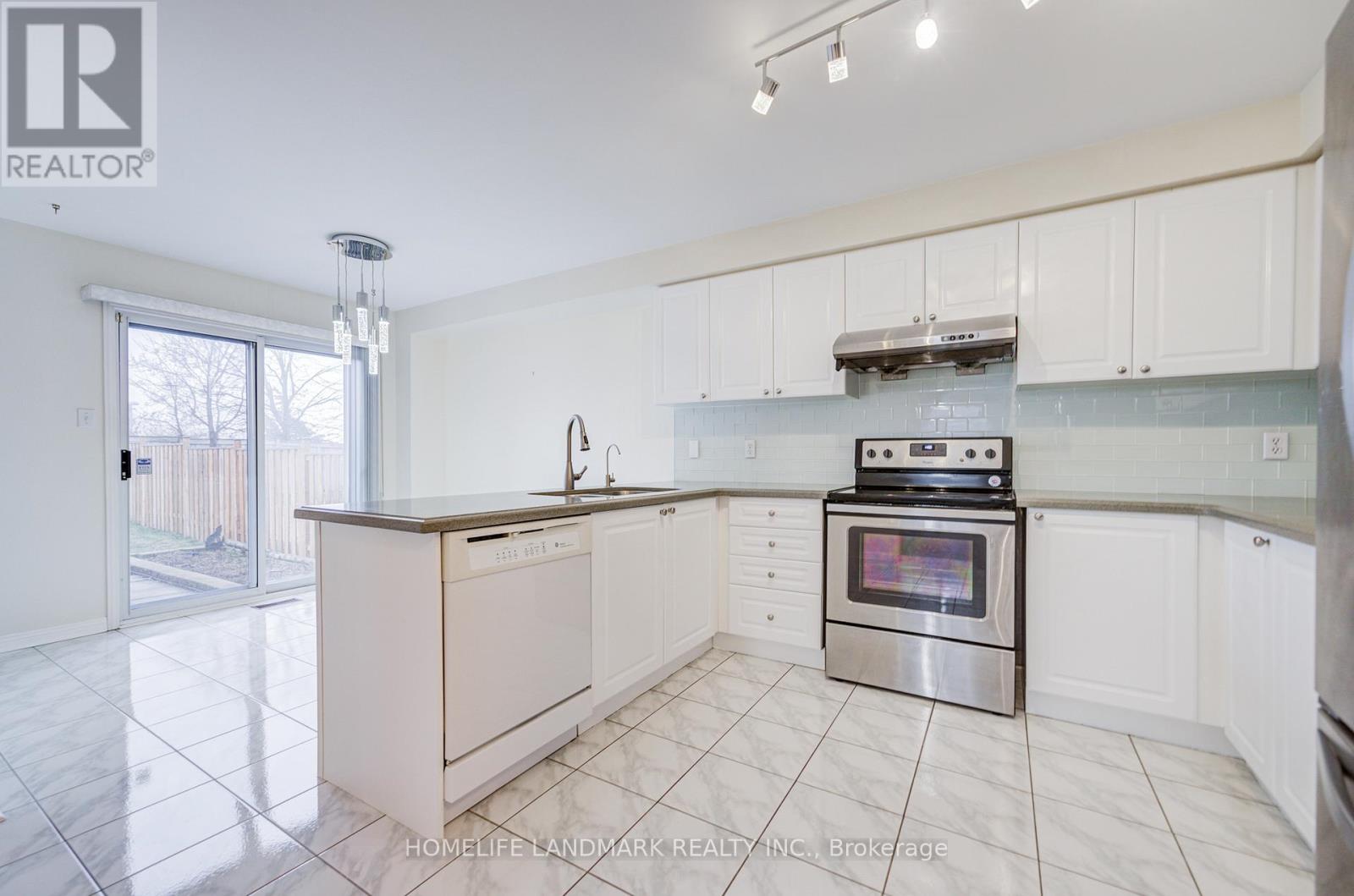 117 Halterwood Circle, Markham, Ontario  L3P 7T2 - Photo 13 - N12867986