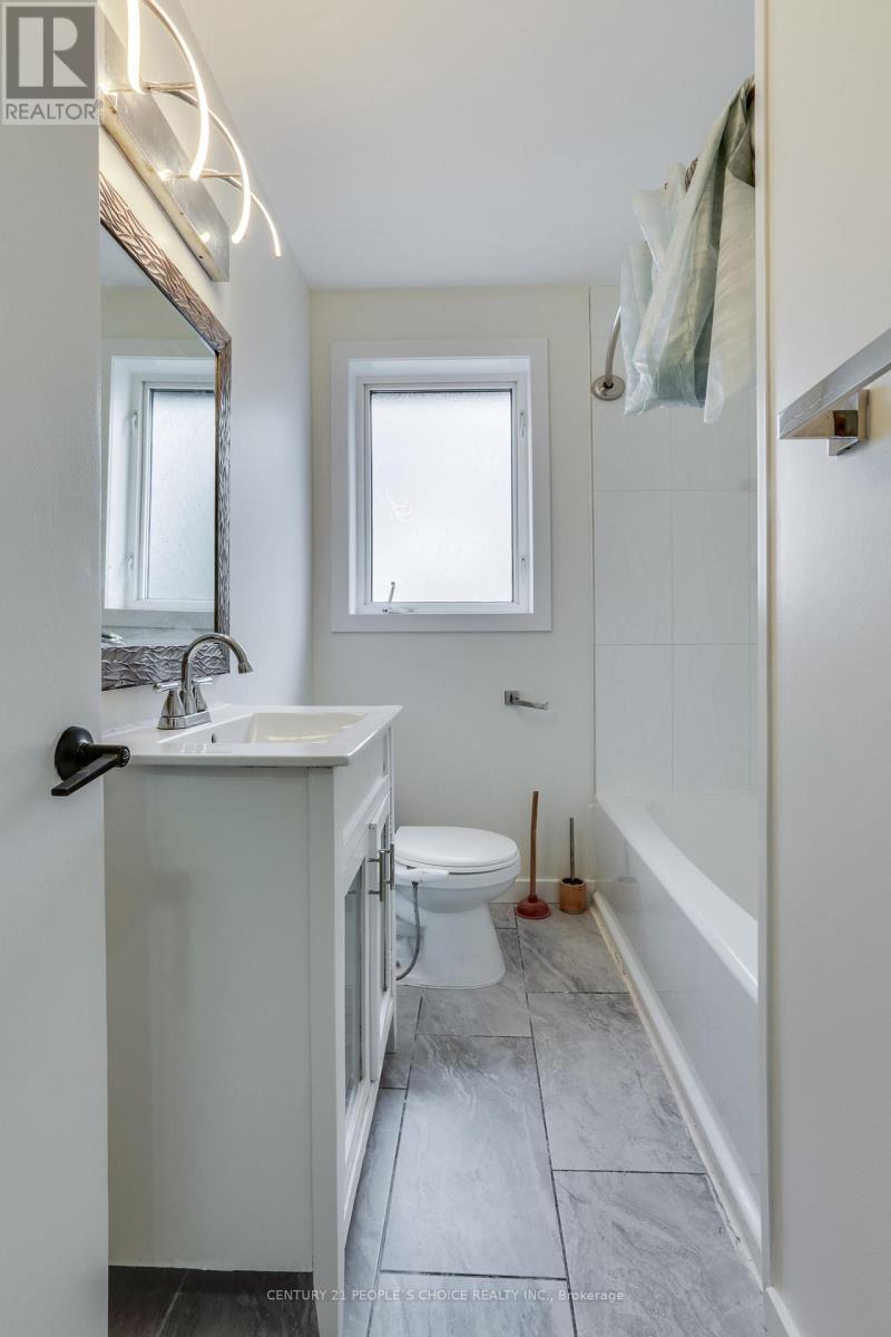 Photo 11 of 50 for 545 Creston Avenue