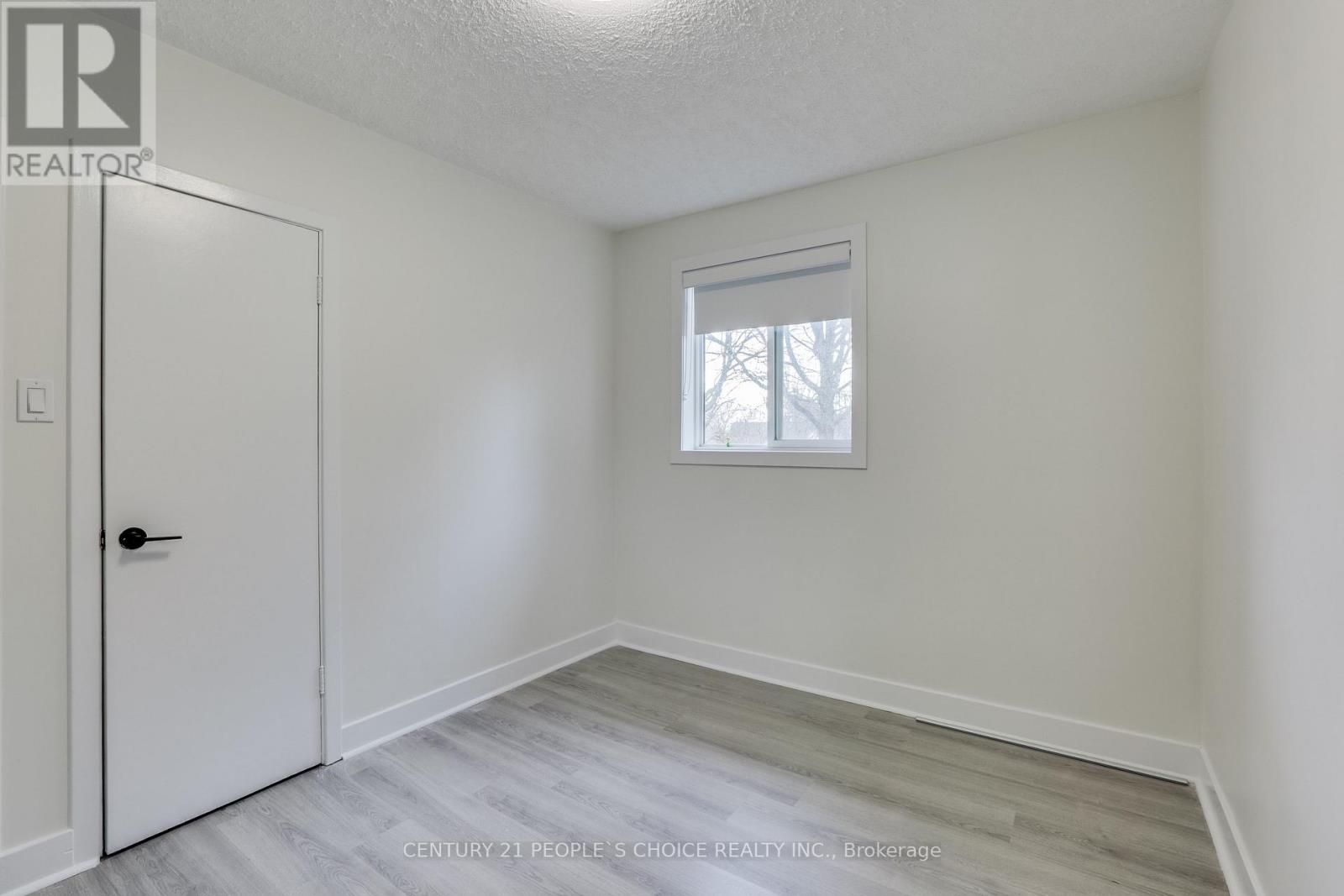 Photo 13 of 50 for 545 Creston Avenue