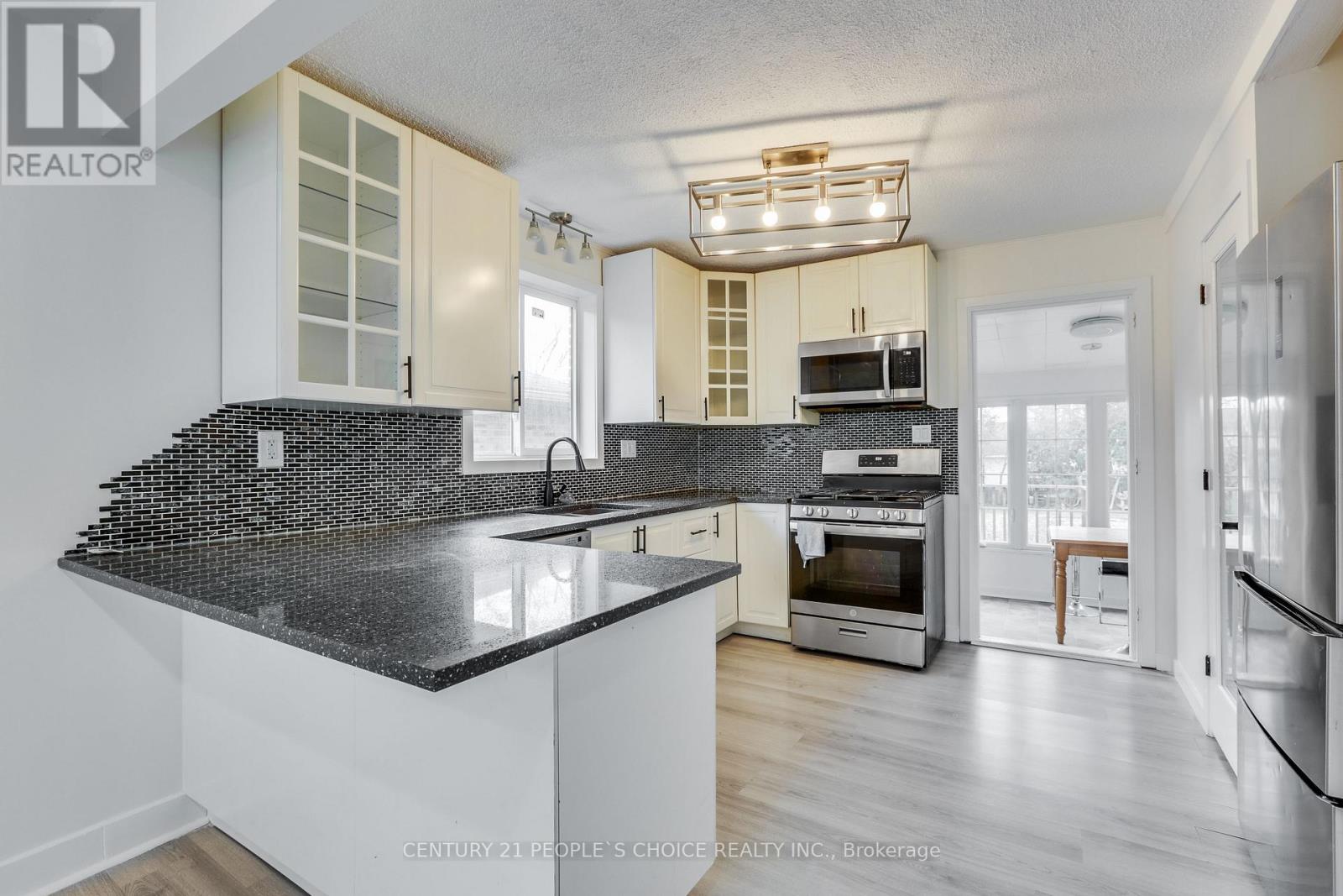 Photo 23 of 50 for 545 Creston Avenue