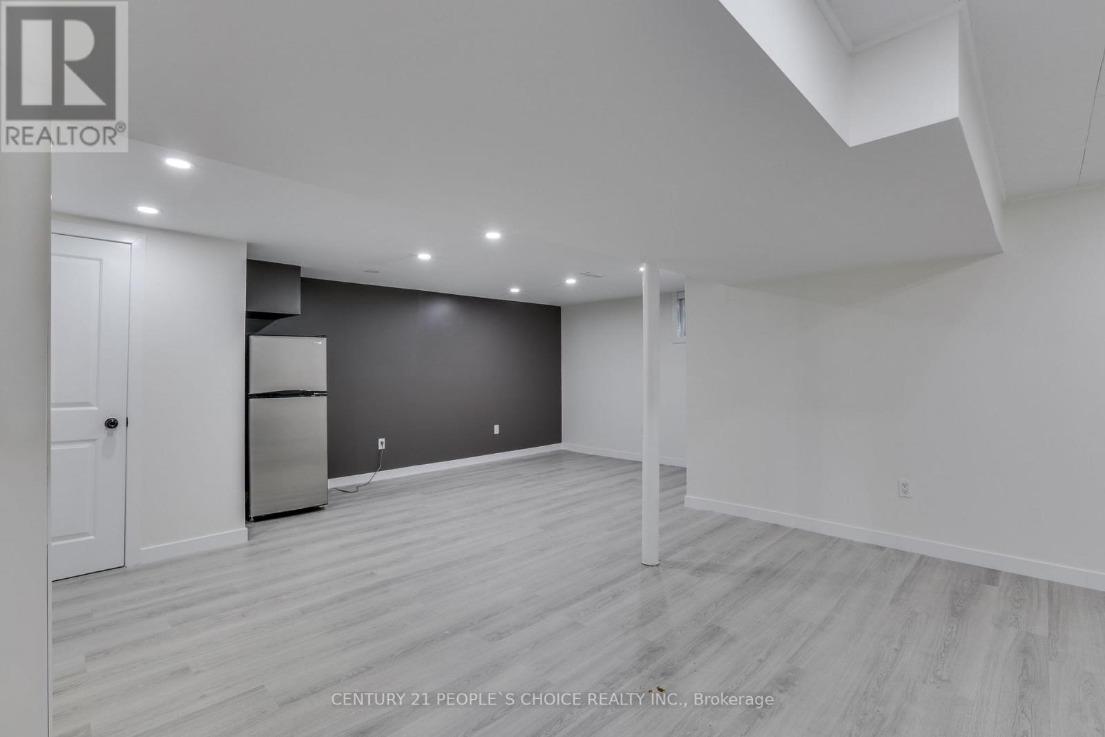 Photo 33 of 50 for 545 Creston Avenue