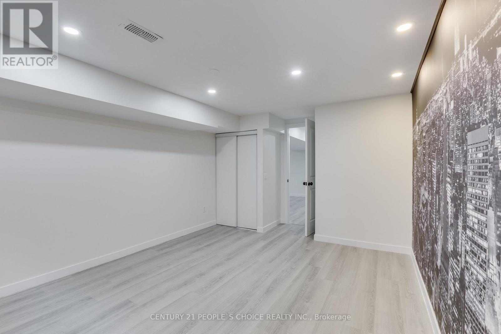 Photo 36 of 50 for 545 Creston Avenue