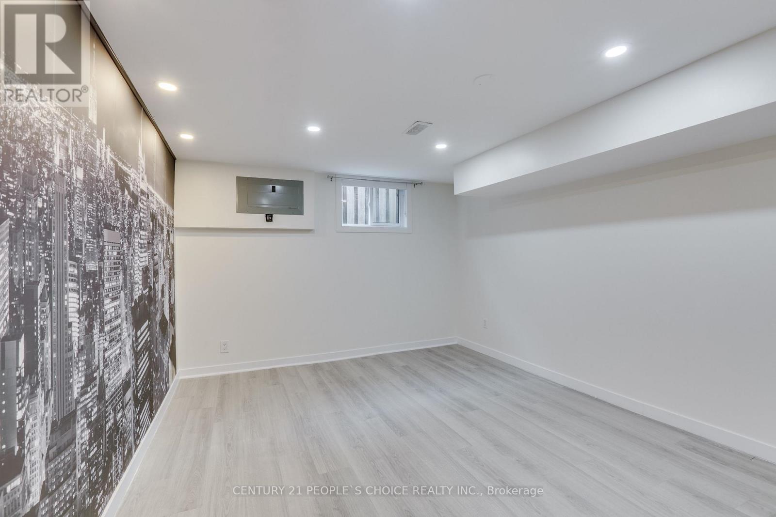 Photo 37 of 50 for 545 Creston Avenue