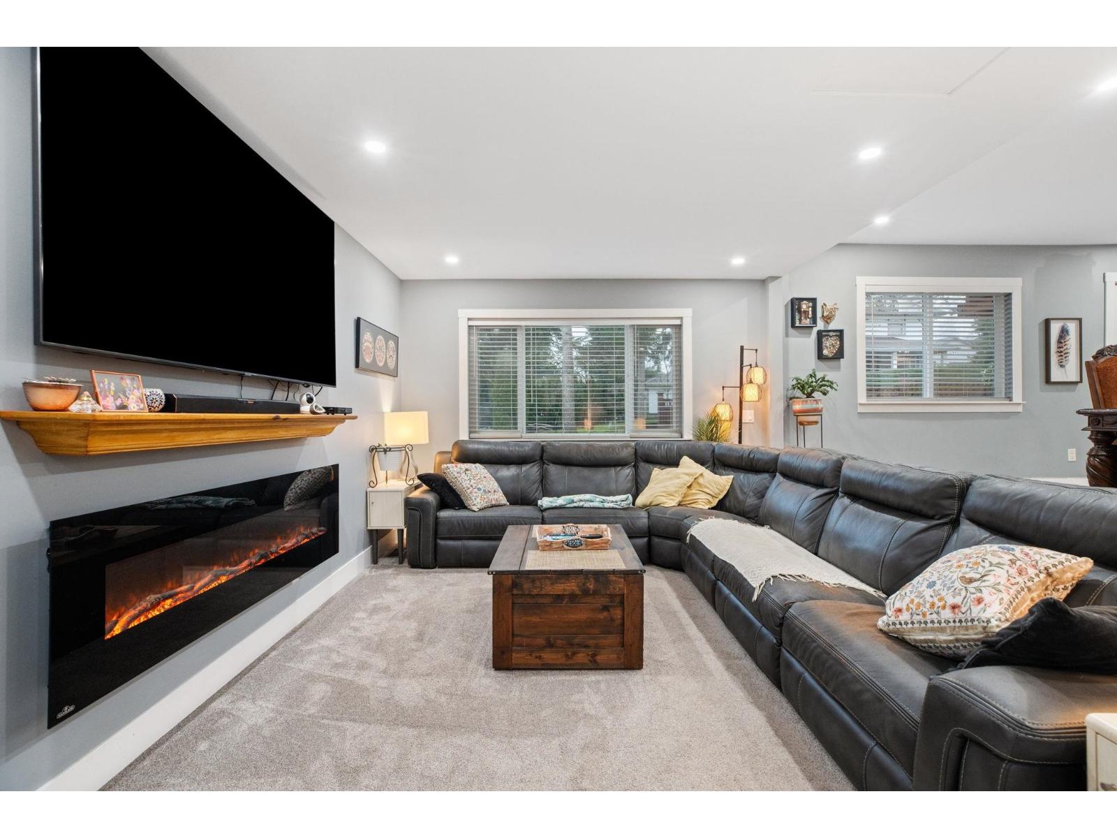 7334 Alder Street, Mission, British Columbia  V2V 3N9 - Photo 3 - R3088631