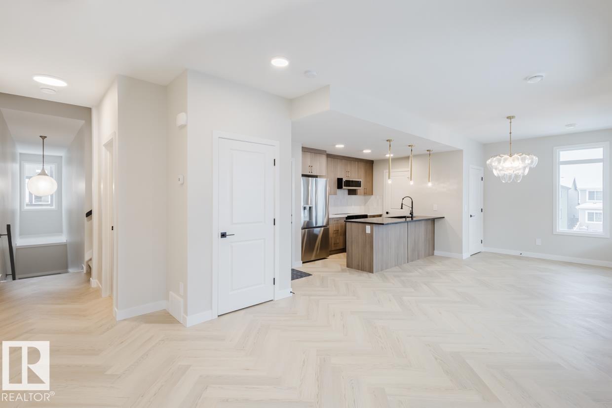 #4 16231 19 Av Sw, Edmonton, Alberta  T6W 5C6 - Photo 3 - E4476984