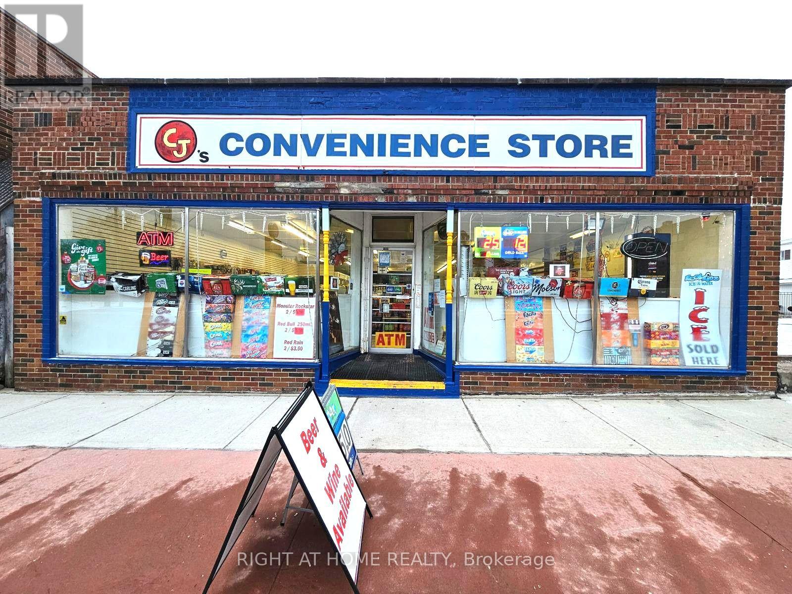 62 King Street, Norfolk, Ontario  N4B 1X6 - Photo 2 - X12874038