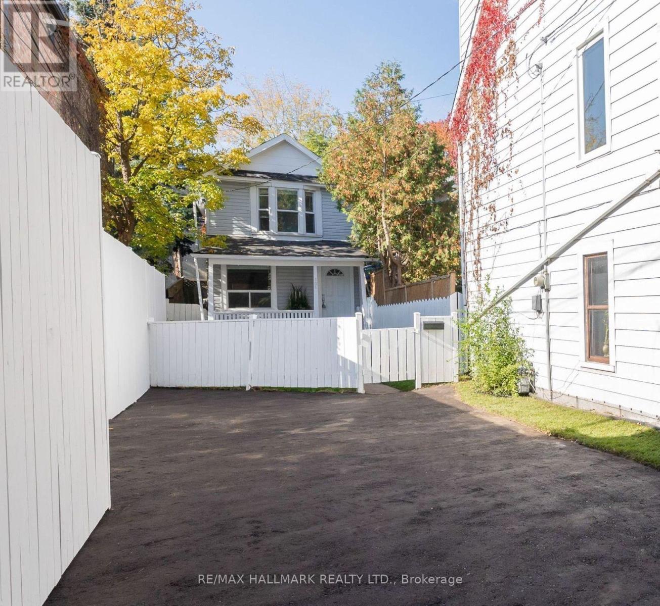 106 Willow Avenue, Toronto, Ontario  M4E 3K3 - Photo 2 - E12834848