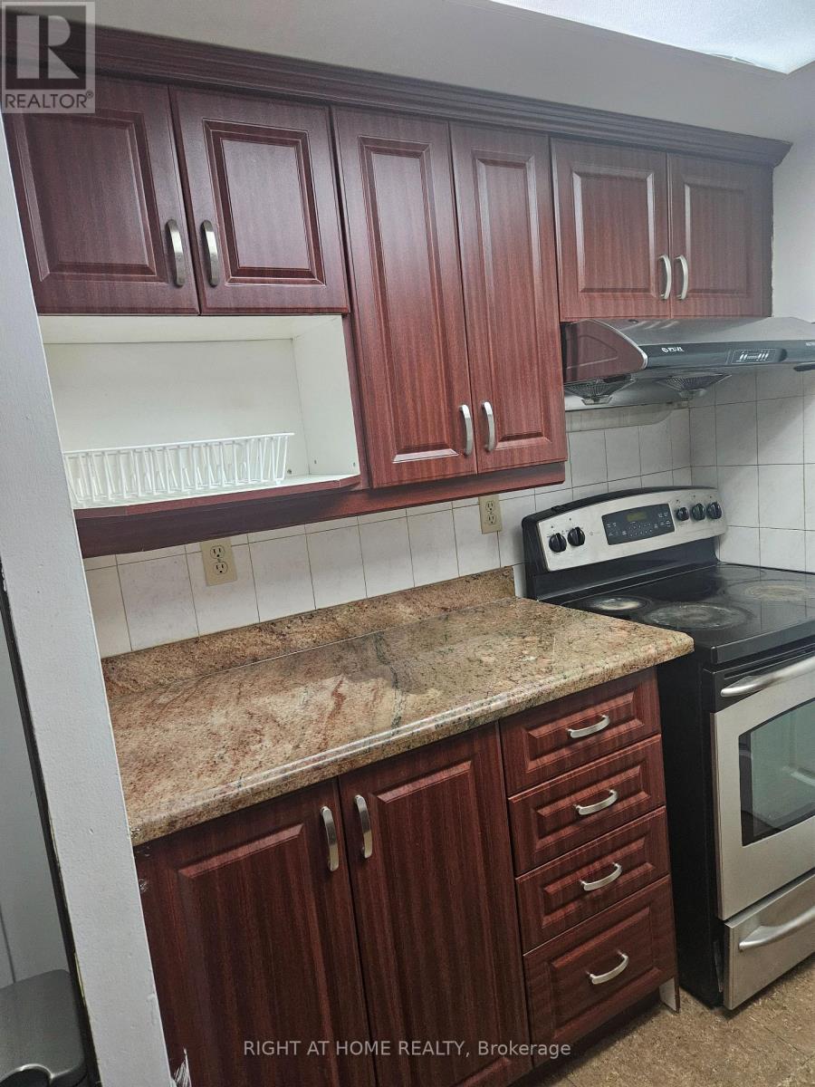 310 - 285 Enfield Place, Mississauga (City Centre), Ontario  L5B 3Y6 - Photo 24 - W12873884