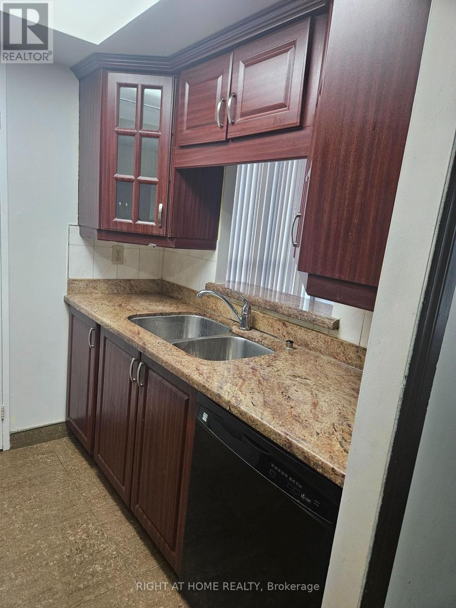 310 - 285 Enfield Place, Mississauga (City Centre), Ontario  L5B 3Y6 - Photo 26 - W12873884