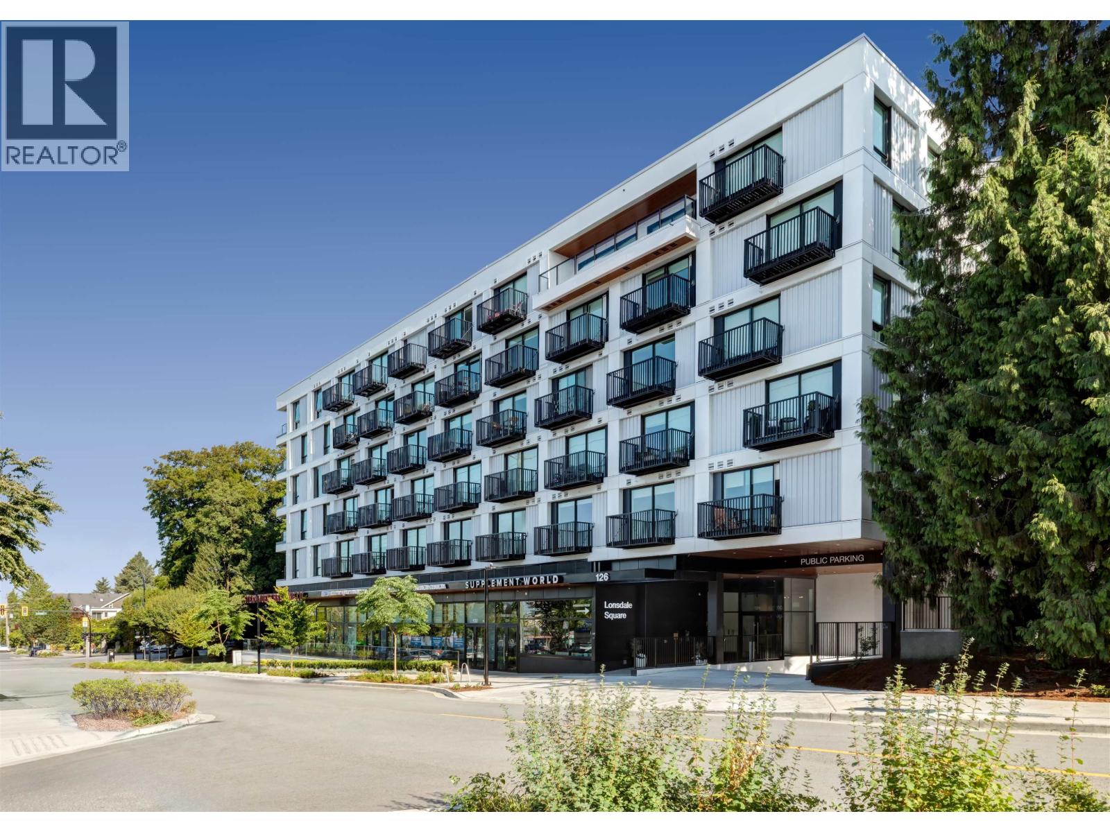 105 126 126 21ST ST E STREET, north vancouver, British Columbia