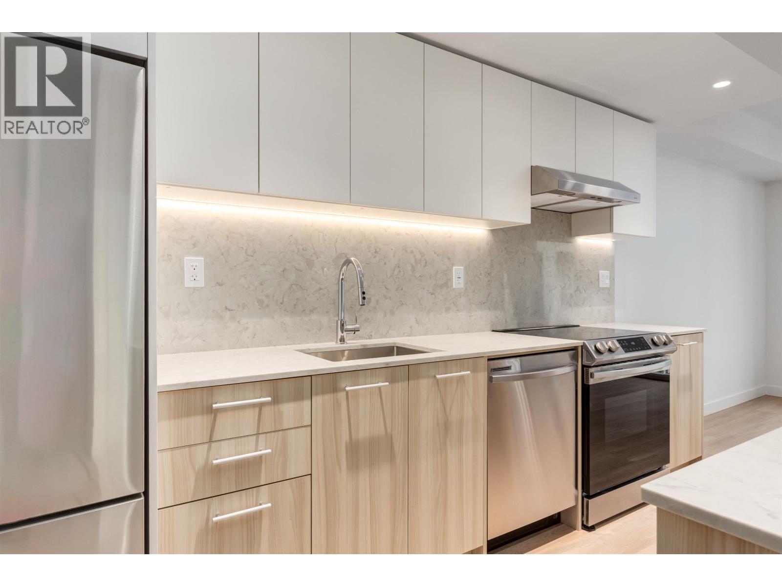 522 126 21st St E Street, North Vancouver, British Columbia  V7L 0J2 - Photo 5 - R3098199