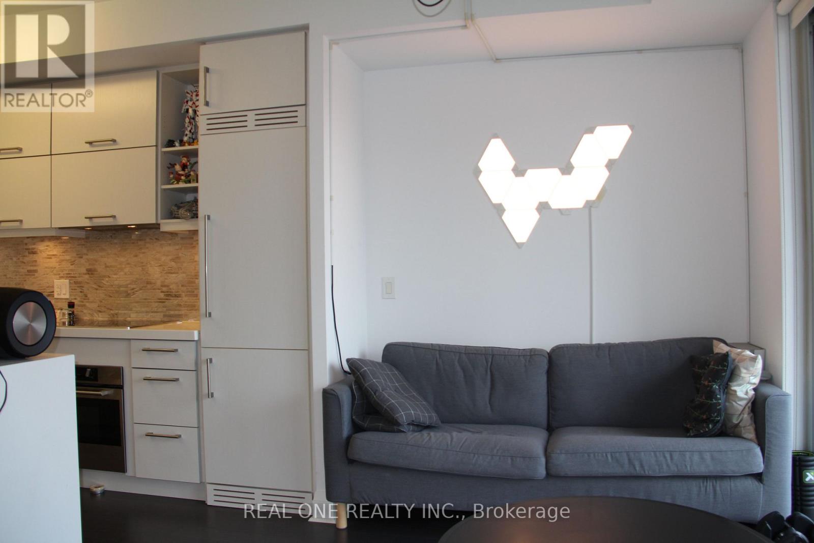 1811 - 1080 Bay Street, Toronto, Ontario  M5S 0A5 - Photo 14 - C12874066