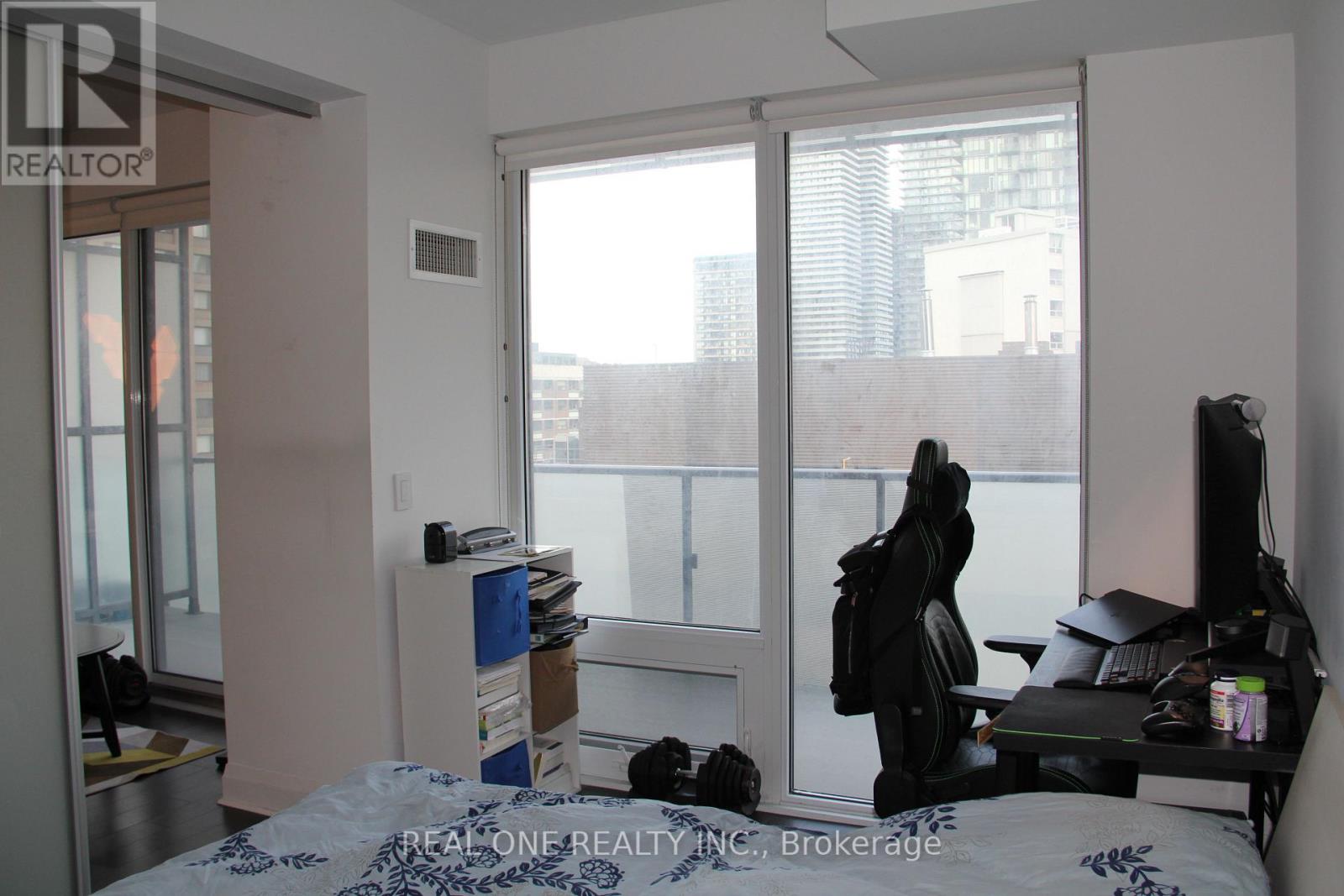 1811 - 1080 Bay Street, Toronto, Ontario  M5S 0A5 - Photo 19 - C12874066