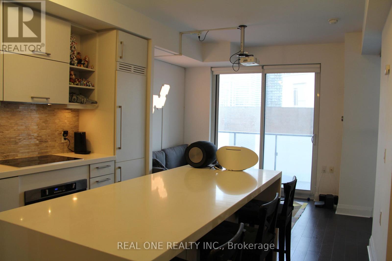 1811 - 1080 Bay Street, Toronto, Ontario  M5S 0A5 - Photo 4 - C12874066