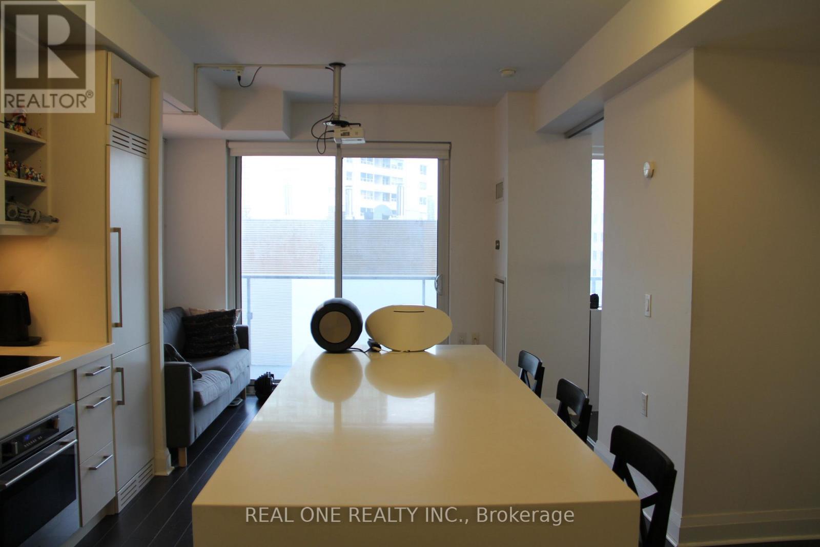 1811 - 1080 Bay Street, Toronto, Ontario  M5S 0A5 - Photo 6 - C12874066