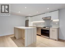 104 126 21ST ST E STREET, North Vancouver, British Columbia