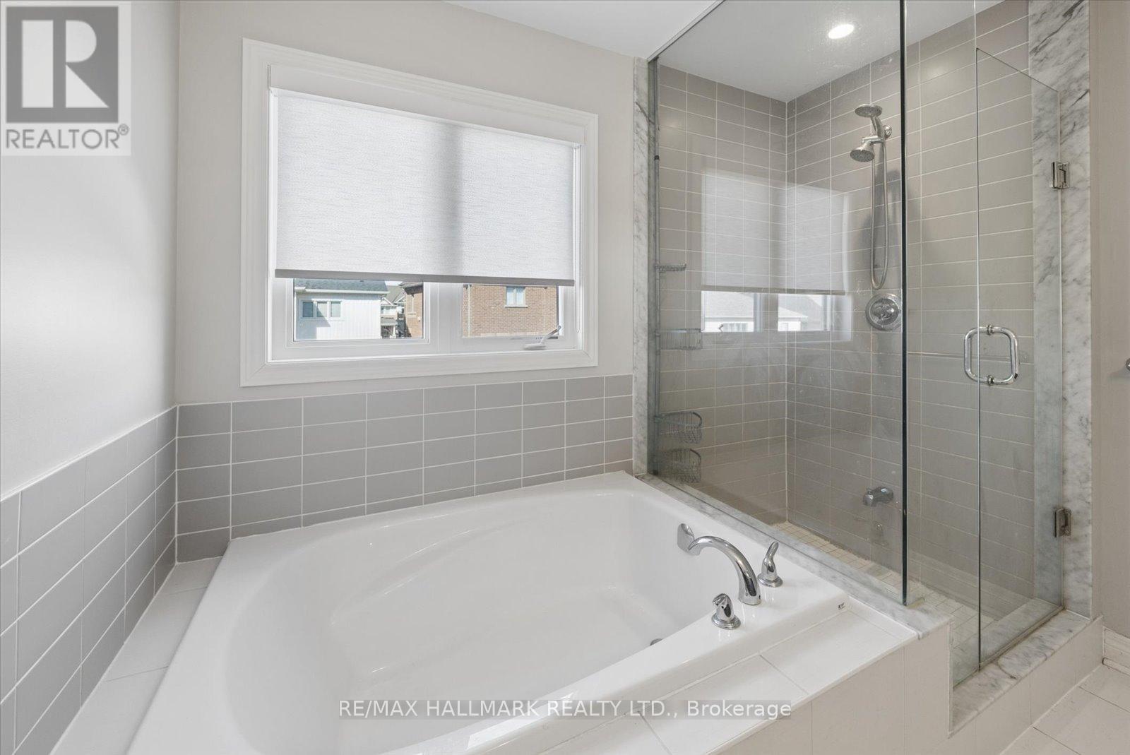 72 Treetops Boulevard, New Tecumseth, Ontario  L9R 0L9 - Photo 23 - N12874054