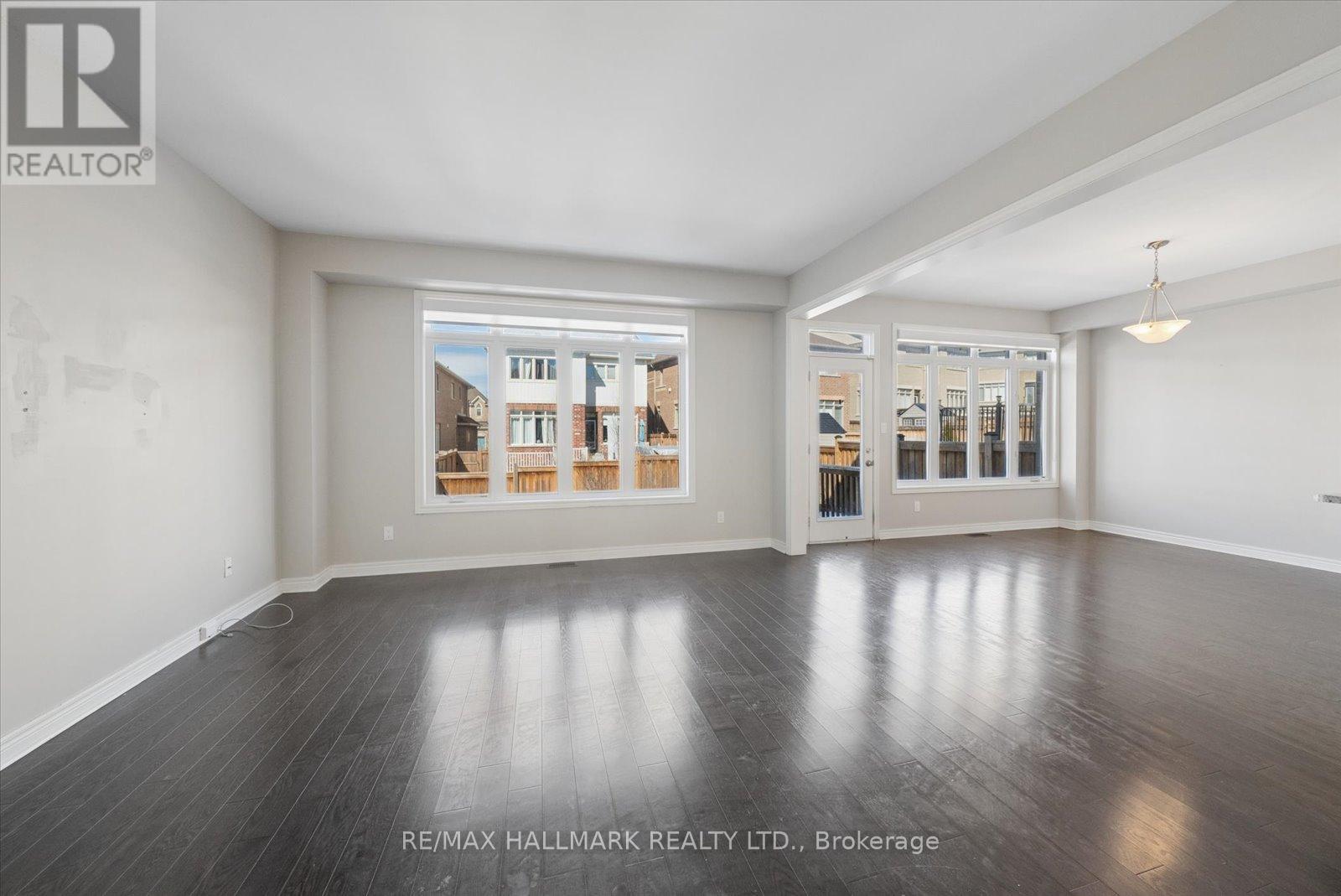 72 Treetops Boulevard, New Tecumseth, Ontario  L9R 0L9 - Photo 8 - N12874054