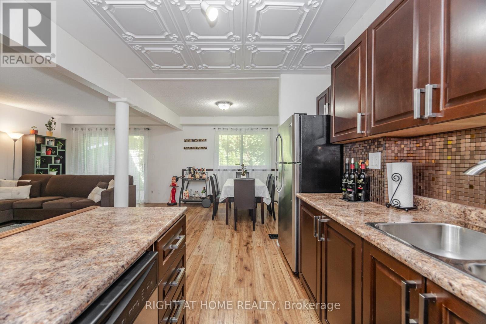 7 - 453 Woodview Road, Burlington, Ontario  L7N 2Z9 - Photo 17 - W12874060