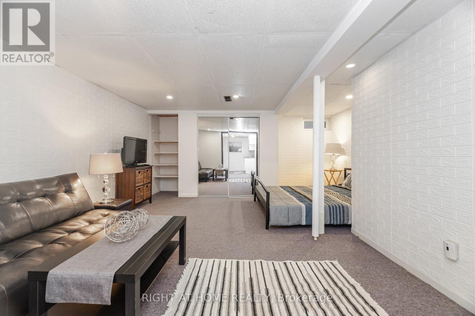 7 - 453 Woodview Road, Burlington, Ontario  L7N 2Z9 - Photo 31 - W12874060