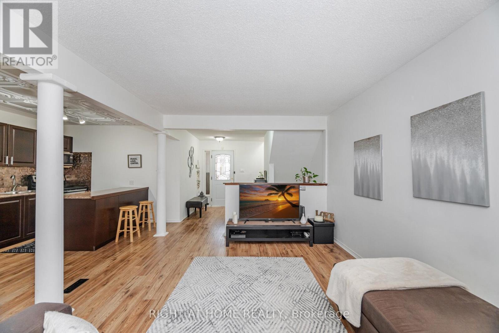 7 - 453 Woodview Road, Burlington, Ontario  L7N 2Z9 - Photo 9 - W12874060