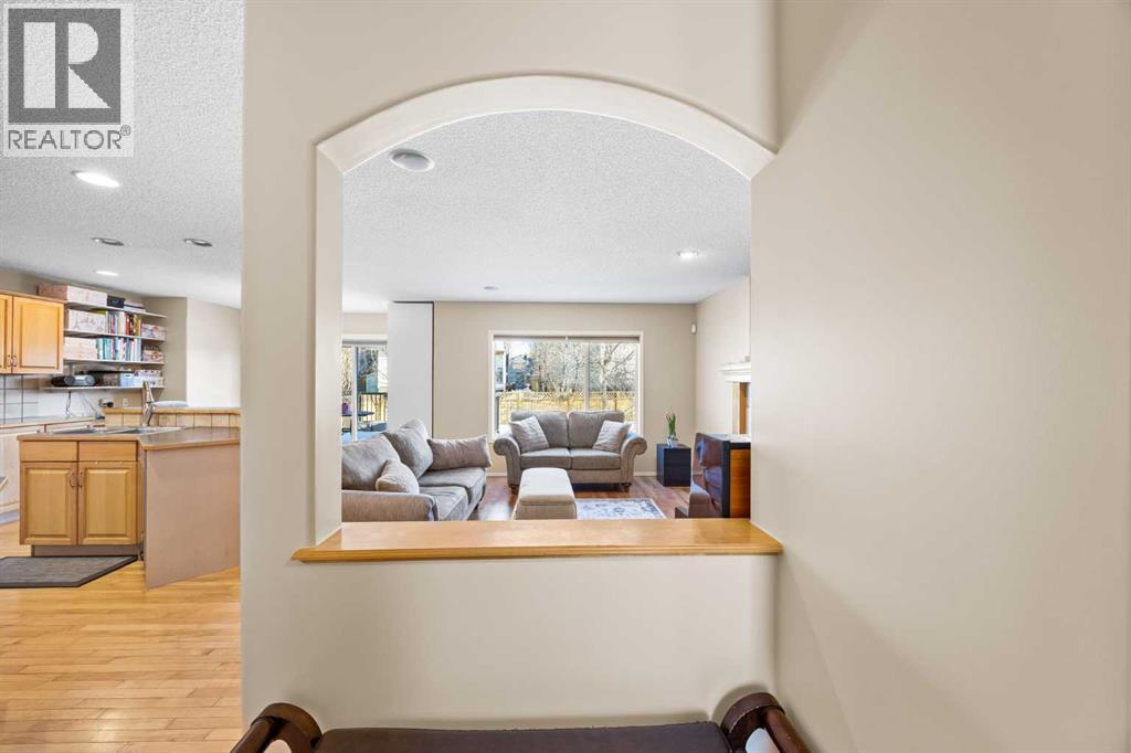 83 Cougarstone Way Sw, Calgary, Alberta  T3H 4Z6 - Photo 10 - A2289157