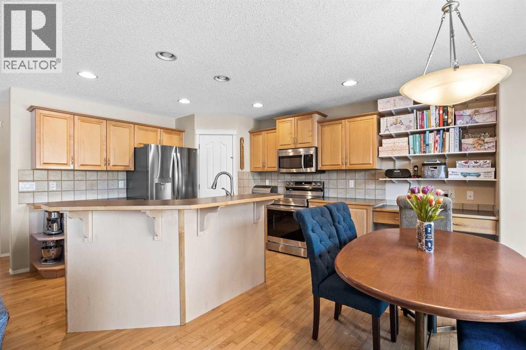 83 Cougarstone Way Sw, Calgary, Alberta  T3H 4Z6 - Photo 12 - A2289157