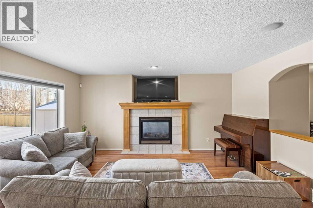 83 Cougarstone Way Sw, Calgary, Alberta  T3H 4Z6 - Photo 9 - A2289157