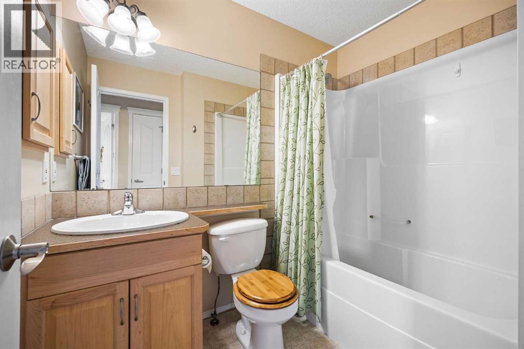 83 Cougarstone Way Sw, Calgary, Alberta  T3H 4Z6 - Photo 25 - A2289157