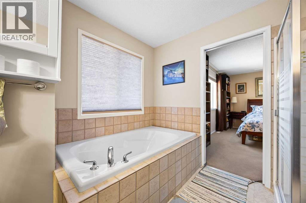 83 Cougarstone Way Sw, Calgary, Alberta  T3H 4Z6 - Photo 29 - A2289157